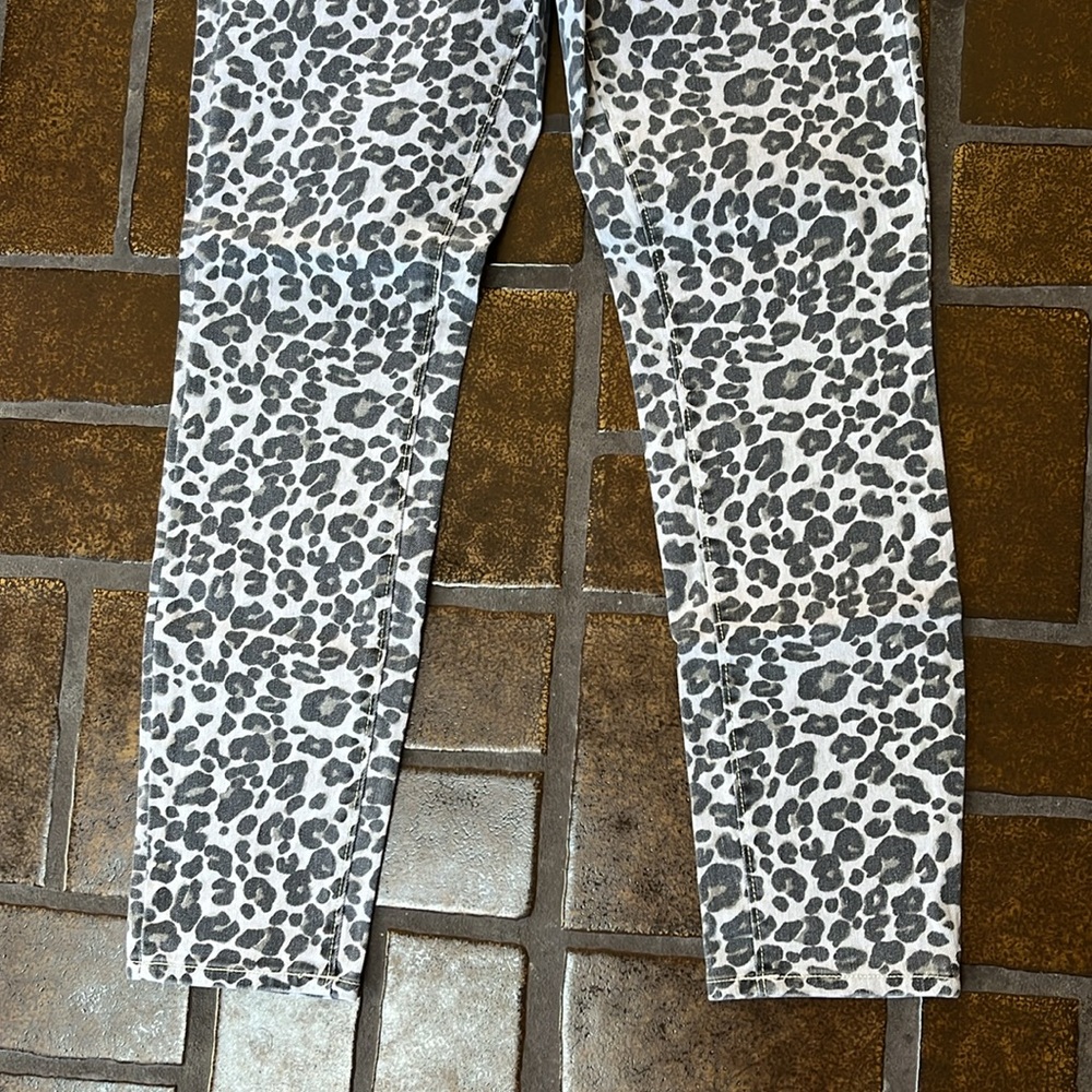 LOFT Gray Leopard Print High Rise Modern Skinny Jean - Picture 9 of 15